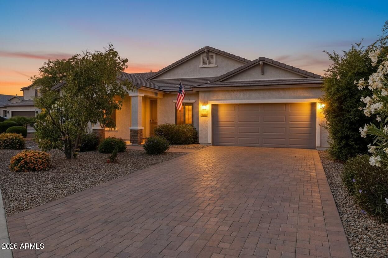 Property Photo:  3066 E Santa Fe Lane  AZ 85297 