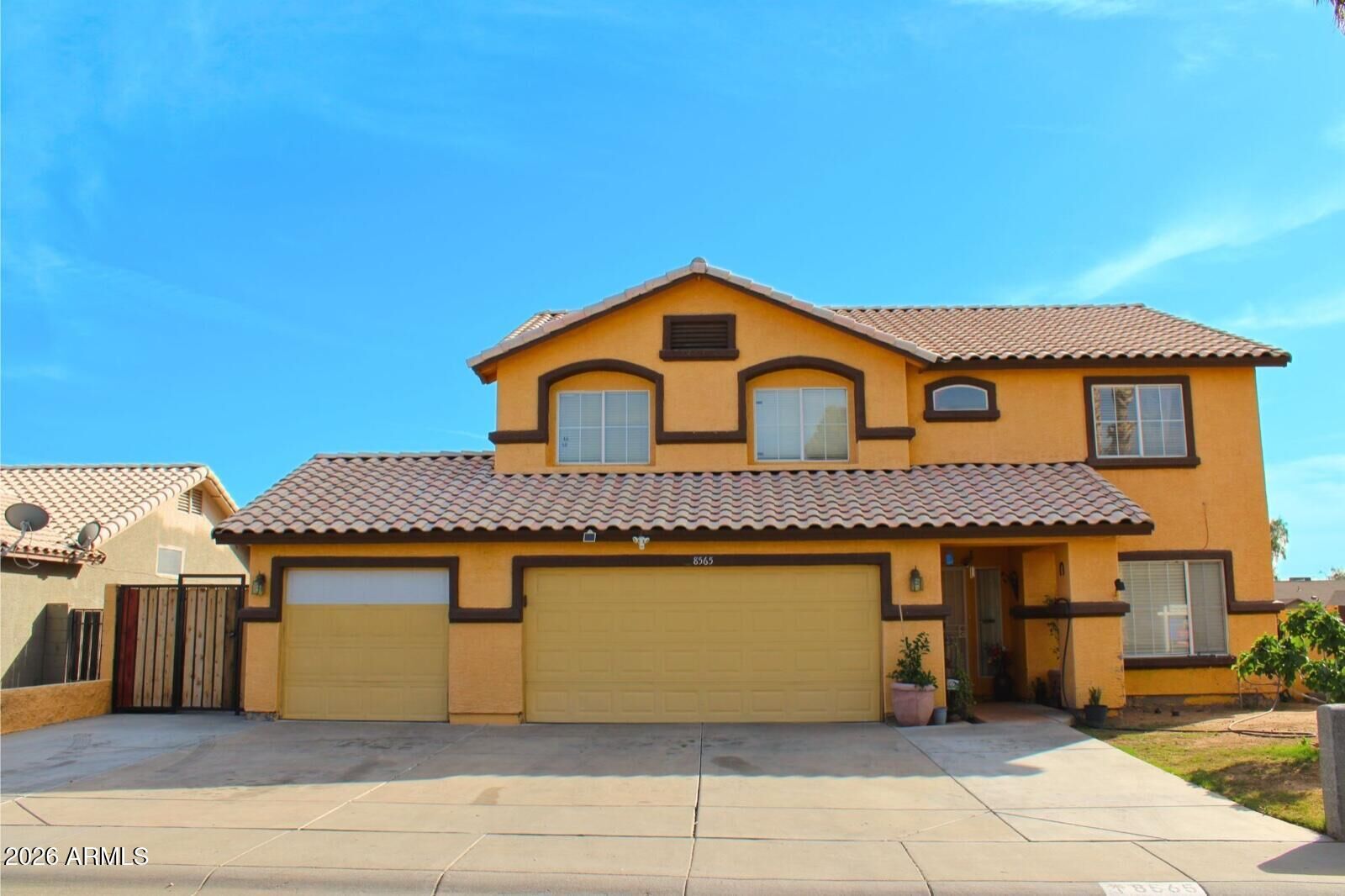 Property Photo:  8565 W Monte Vista Road  AZ 85037 