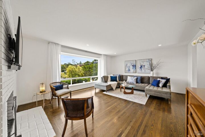 Property Photo:  359 Via La Cumbre Street  CA 94904 