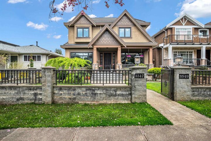 3549 E 46th Avenue — photo 1
