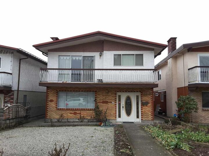 Property Photo: 3382 Queens Avenue BC V5R 4V1