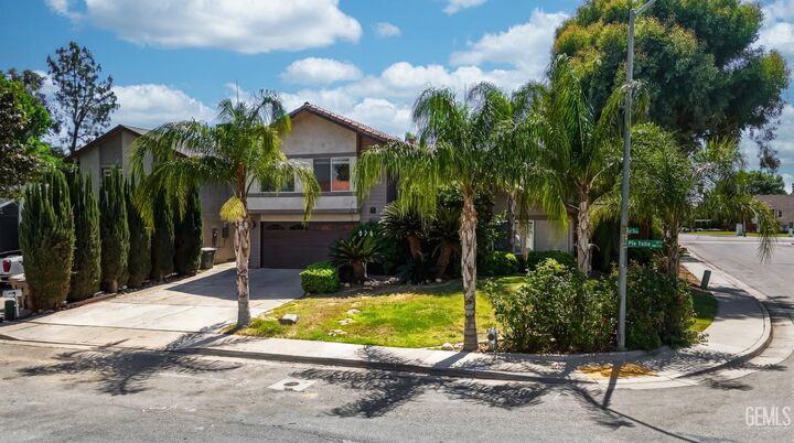 Property Photo:  5201 Pla Vada Drive  CA 93306 