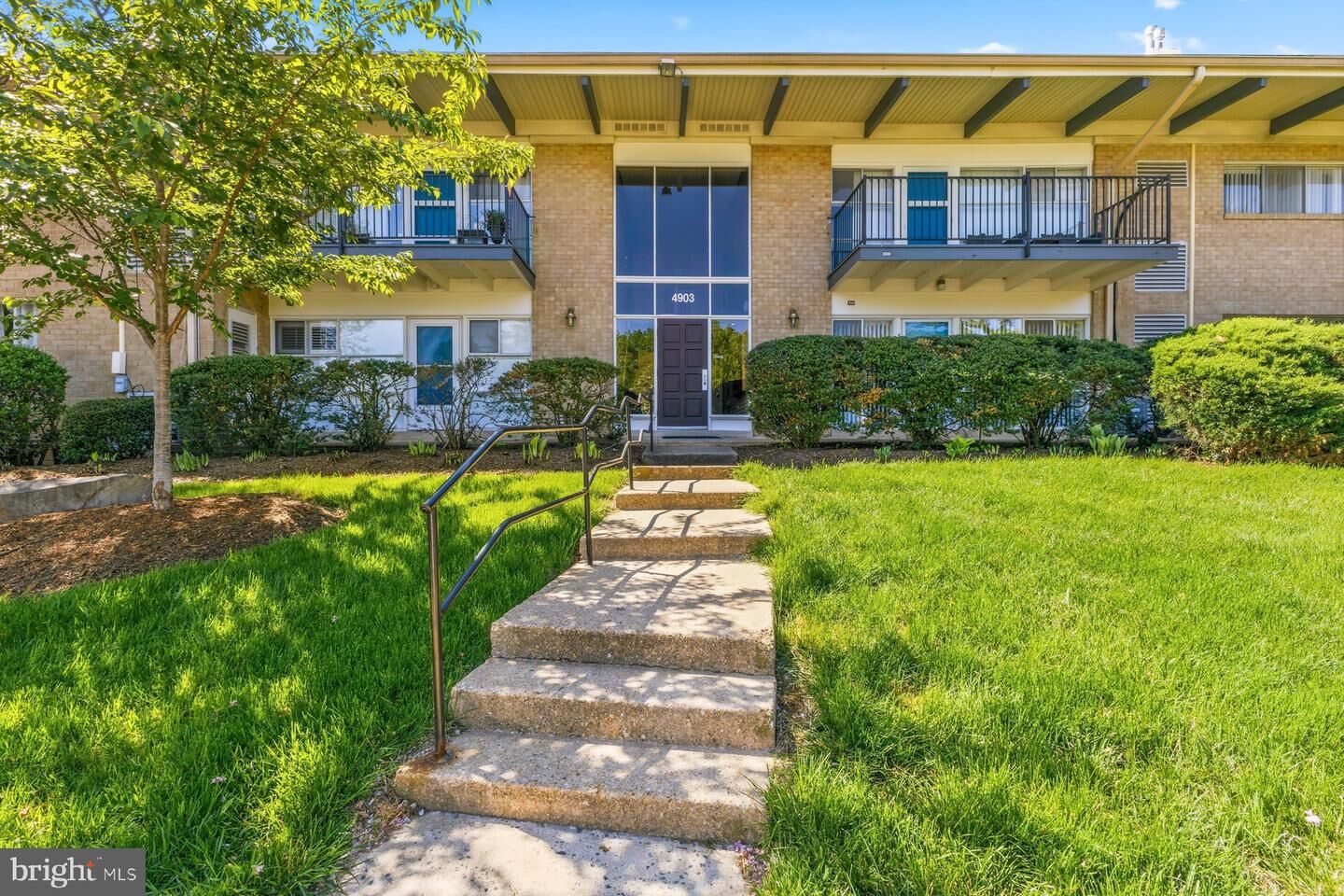 Property Photo:  4903 Americana Drive 107  VA 22003 