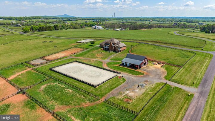 Property Photo:  15145 Lees Crossing Lane  VA 20176 