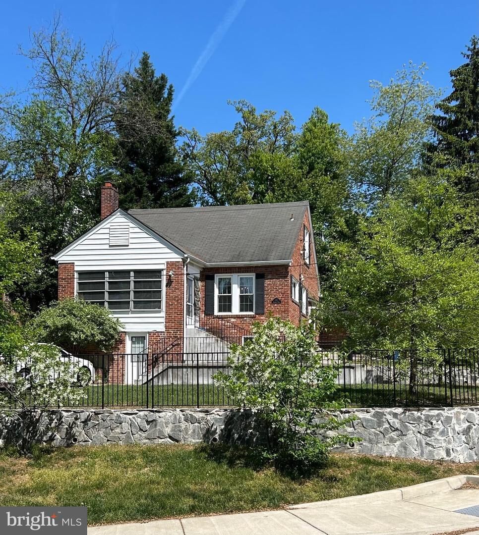 Property Photo:  1301 N Kirkwood  VA 22201 