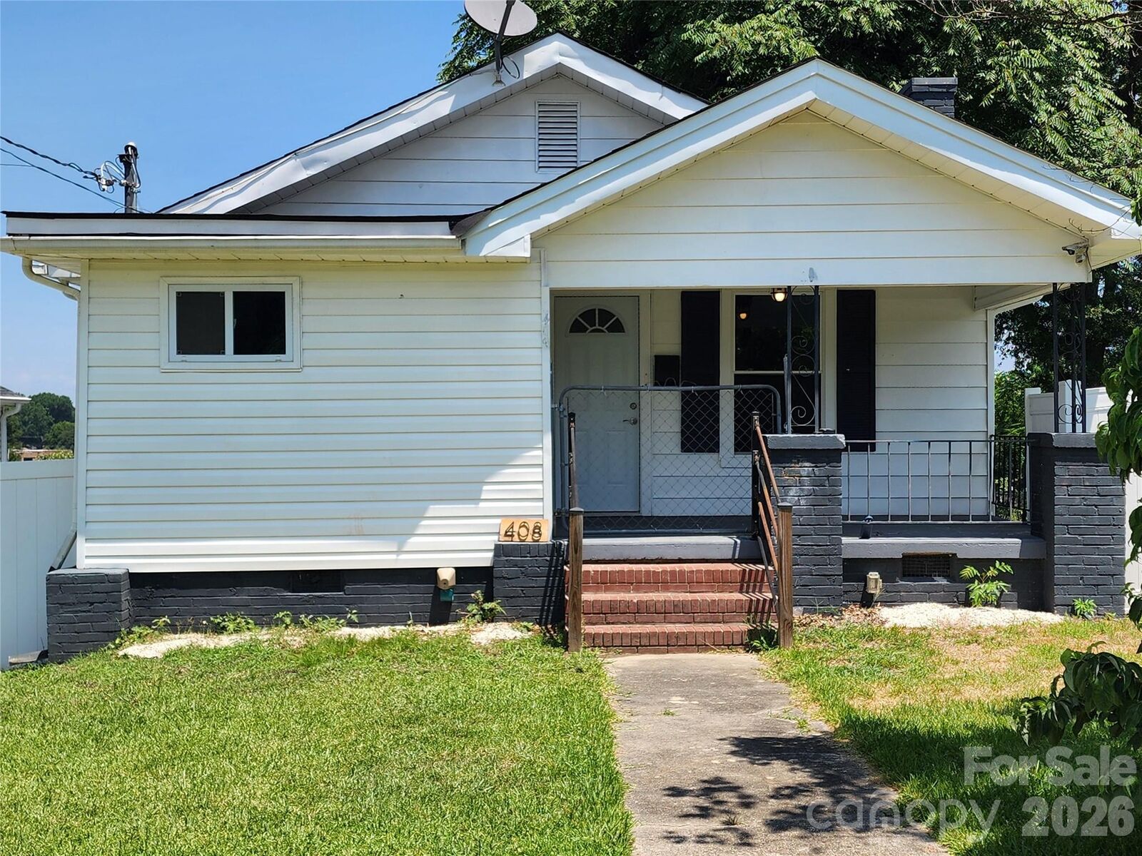 Property Photo:  408 E Park Avenue  NC 28054 
