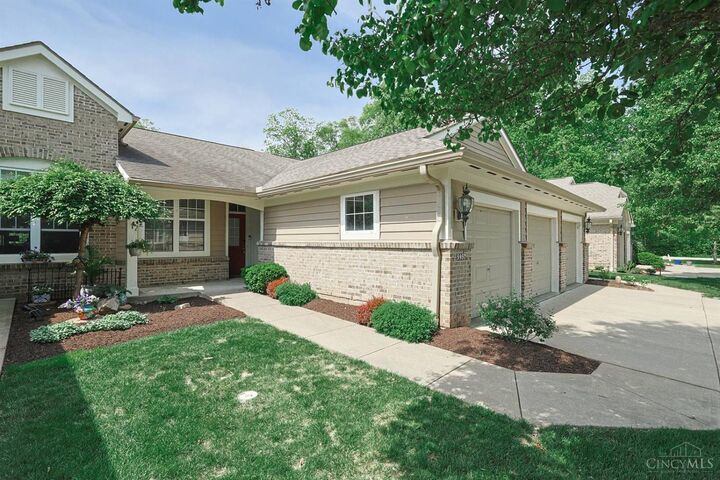 Property Photo:  5957 Castlewood Crossing  OH 45150 