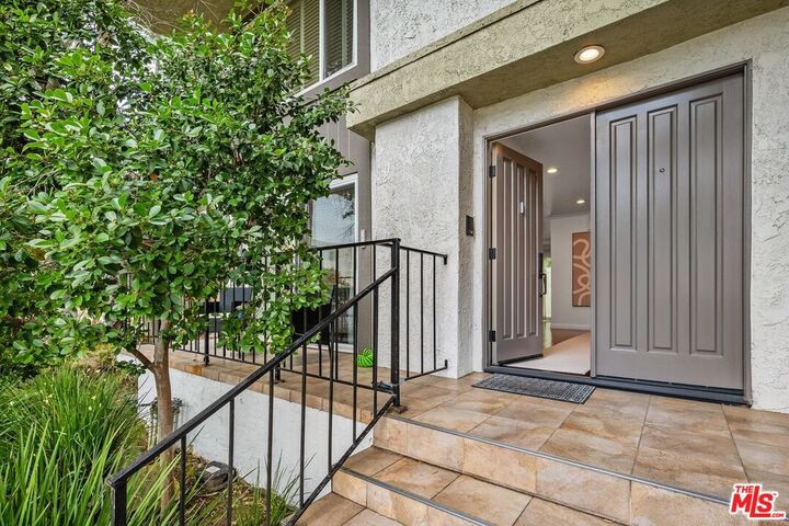 Property Photo:  904 5th St  CA 90403 