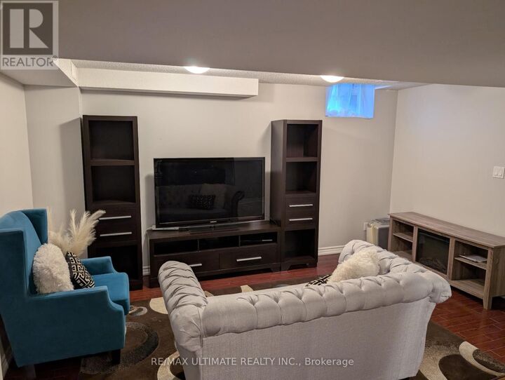 Property Photo: 3434 Crimson King Circle ON L5N 8M9