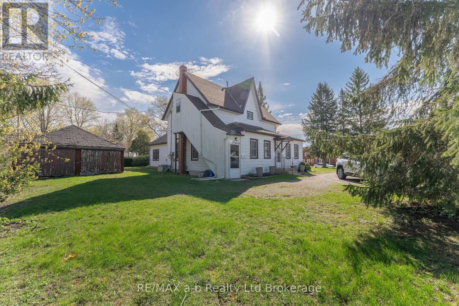 Property Photo:  10 McKenzie Street Unit A  ON N4G 2E6 