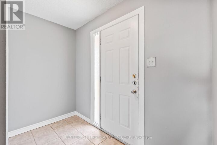 Property Photo:  500 Osgoode Drive 20  ON N6E 2G9 