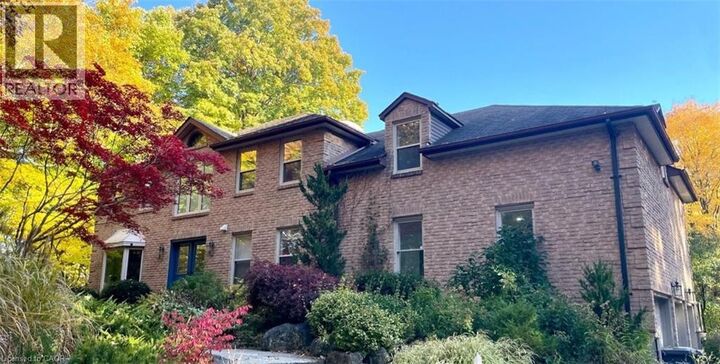 Photo de la propriété:  877 The Grange Main, 2nd  ON L7C 0E4 