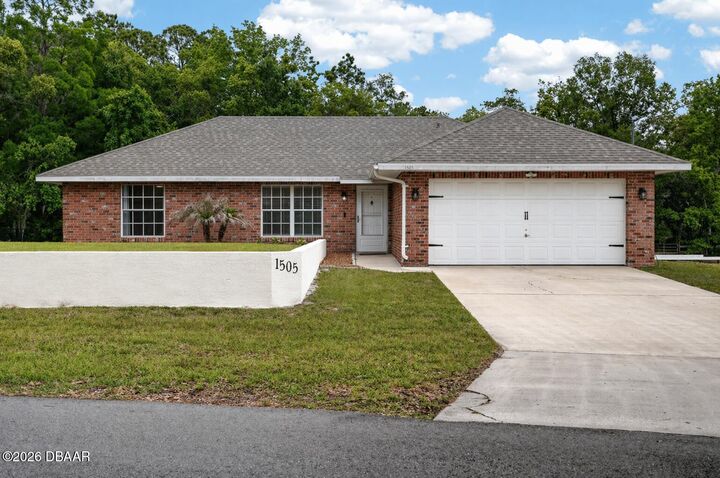 Property Photo:  1505 Lakeside Drive  FL 32720 