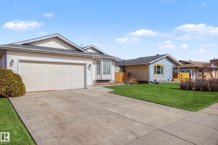 Property Photo:  110 Lunnon Drive  AB T0A 1N0 