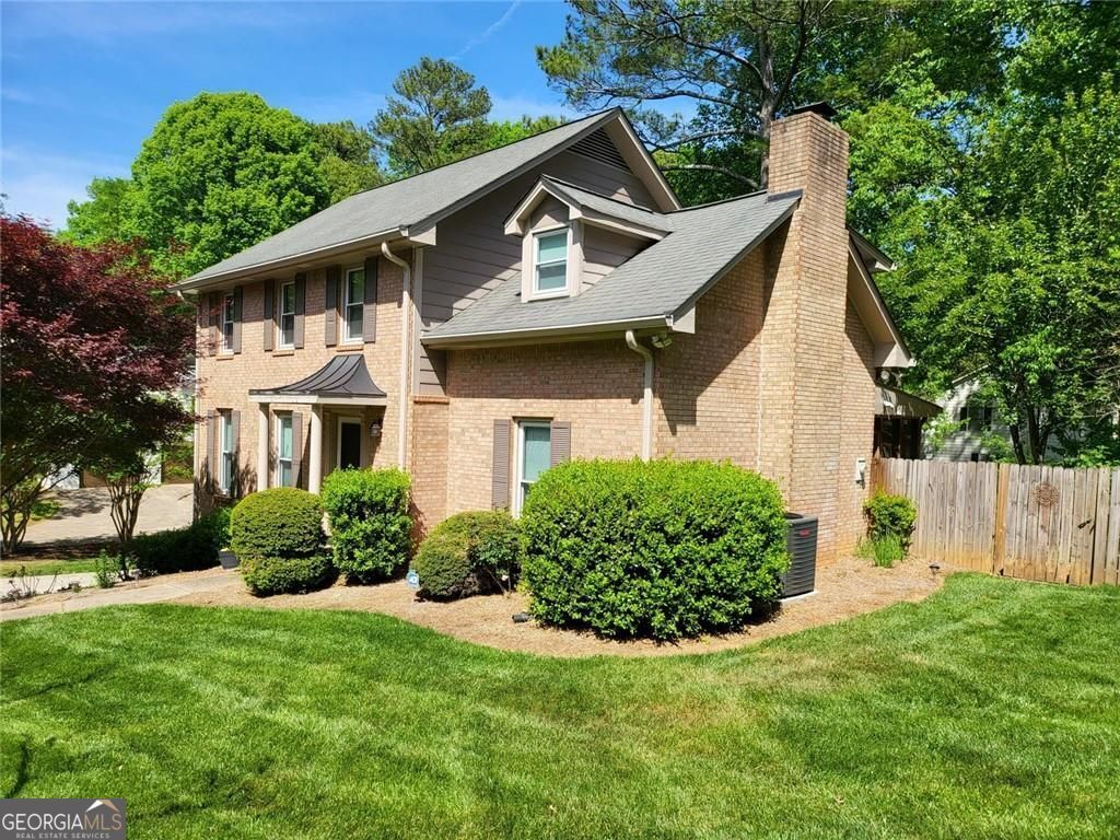 Property Photo:  210 Wickerberry Hollow  GA 30075 