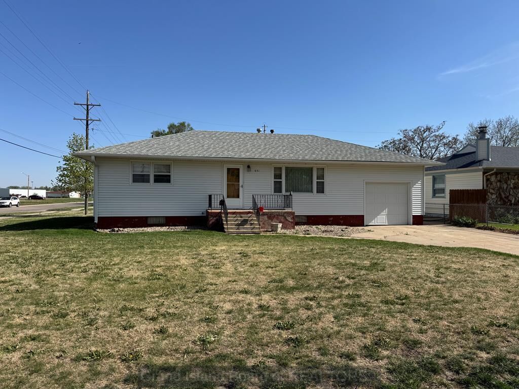 Property Photo:  651 Memorial Dr  NE 68801 