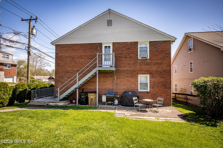 Property Photo: 72 Alvord Lane CT 06902