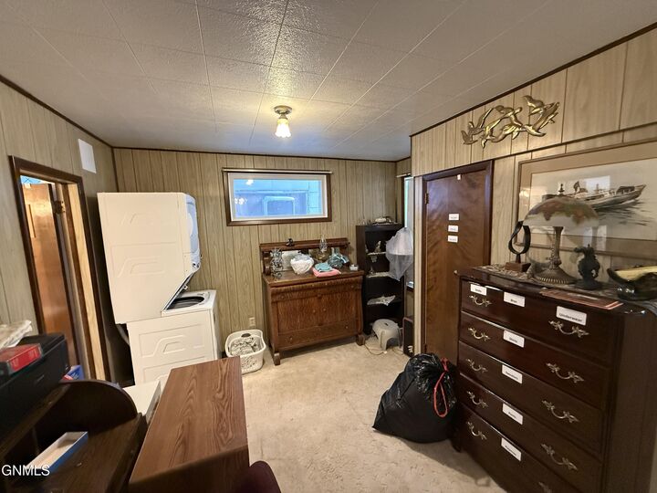 Property Photo:  704 N 6th Street  ND 58501 