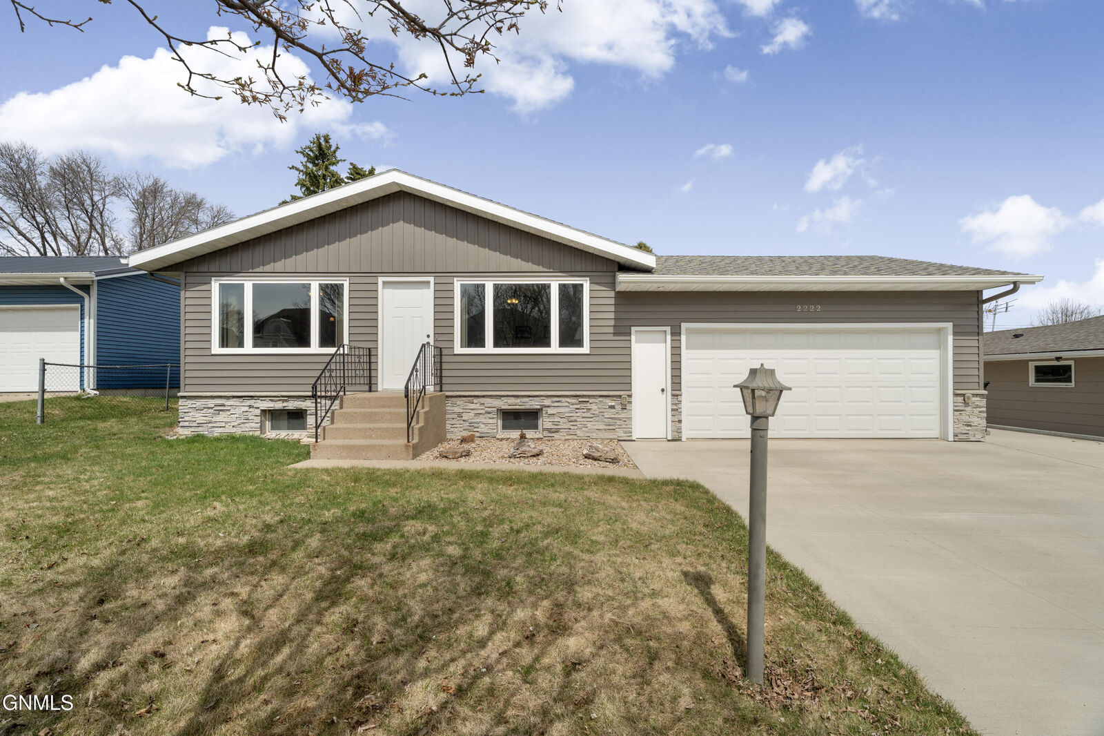 Property Photo:  2222 Kennedy Avenue  ND 58501 