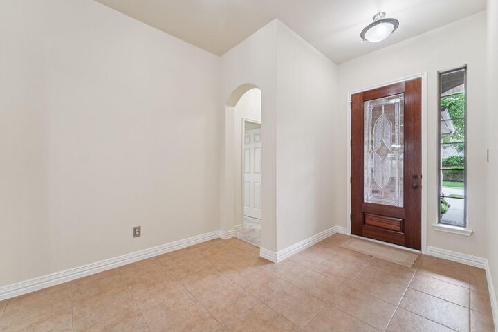 Property Photo:  25500 Vinechase Drive  TX 77365 