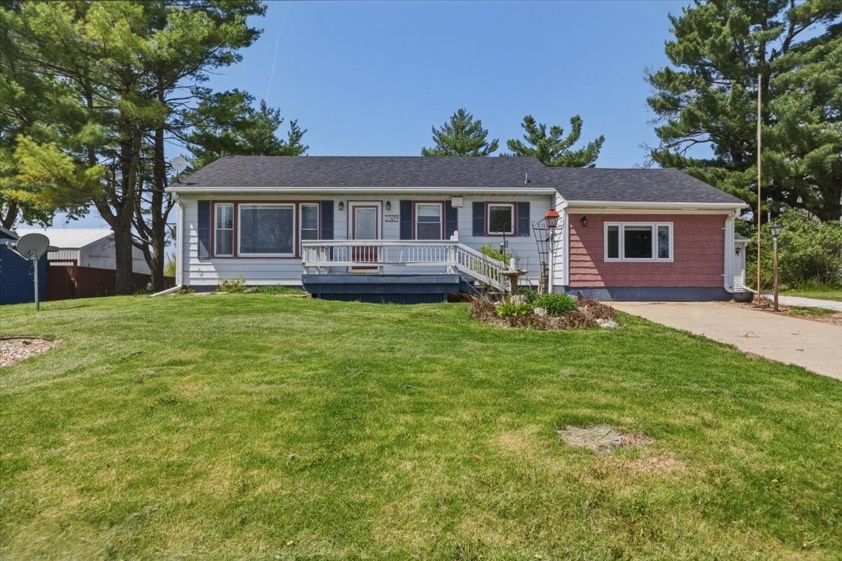 Property Photo:  2509 1st Avenue  IA 50220 