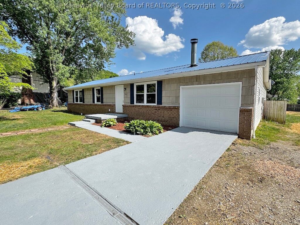 Property Photo:  34 Pinewood Circle  WV 25177 