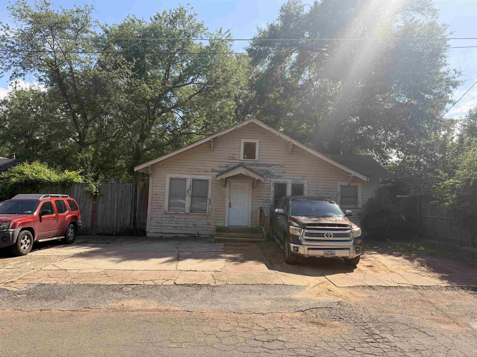 Property Photo:  106 Fifth Ave  TX 75601 