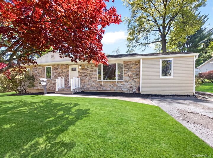 Property Photo:  19 Buckingham Road  NY 10954 