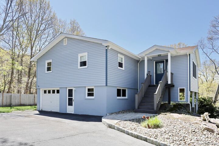 Property Photo:  10 Park Avenue  NY 10925 