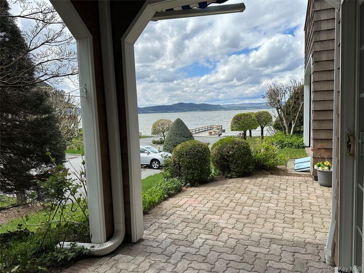 Property Photo:  420 Half Moon Bay Drive  NY 10520 