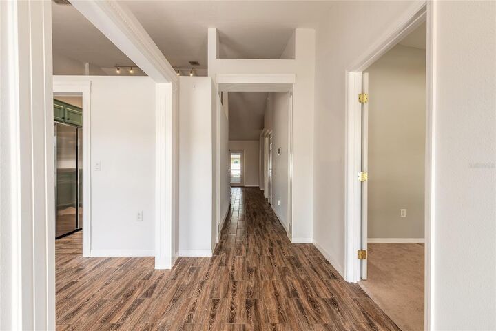 Property Photo:  1031 E Walts Avenue  FL 32724 