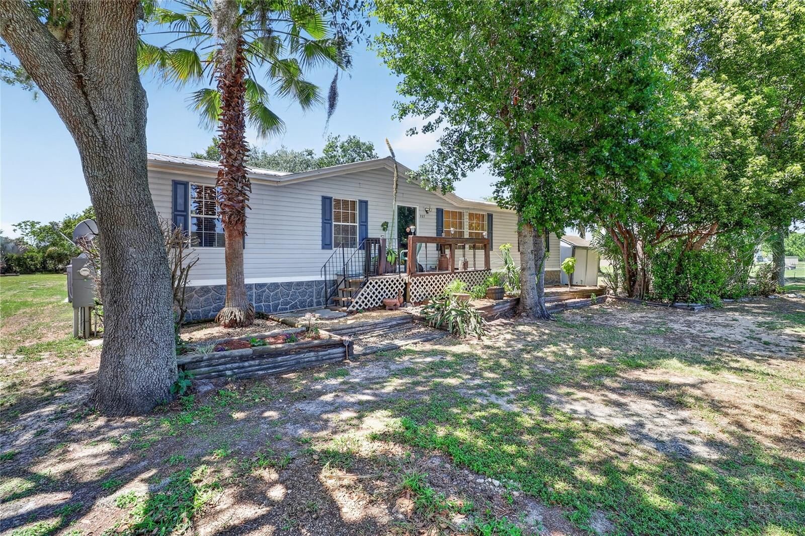 Property Photo: 227 Cracker Lane FL 33873