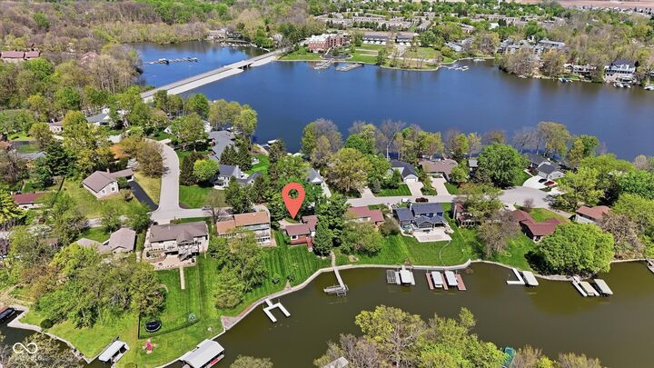 Property Photo:  2427 Hawthorn Place  IN 46062 