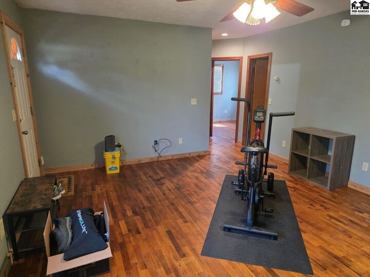 Photo de la propriété:  806 S Taylor St  KS 67124-2451 