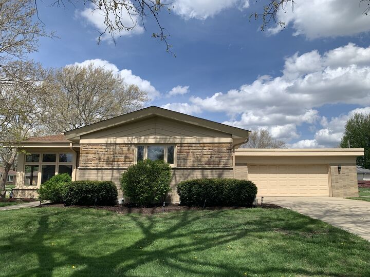 Property Photo:  10681 Newbury Street  IL 60154 