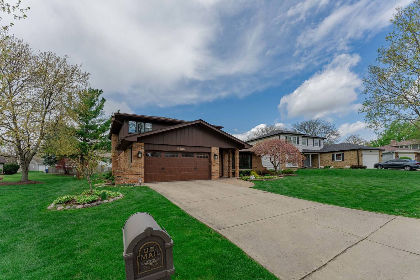 Property Photo:  6486 Hanover Court  IL 60532 