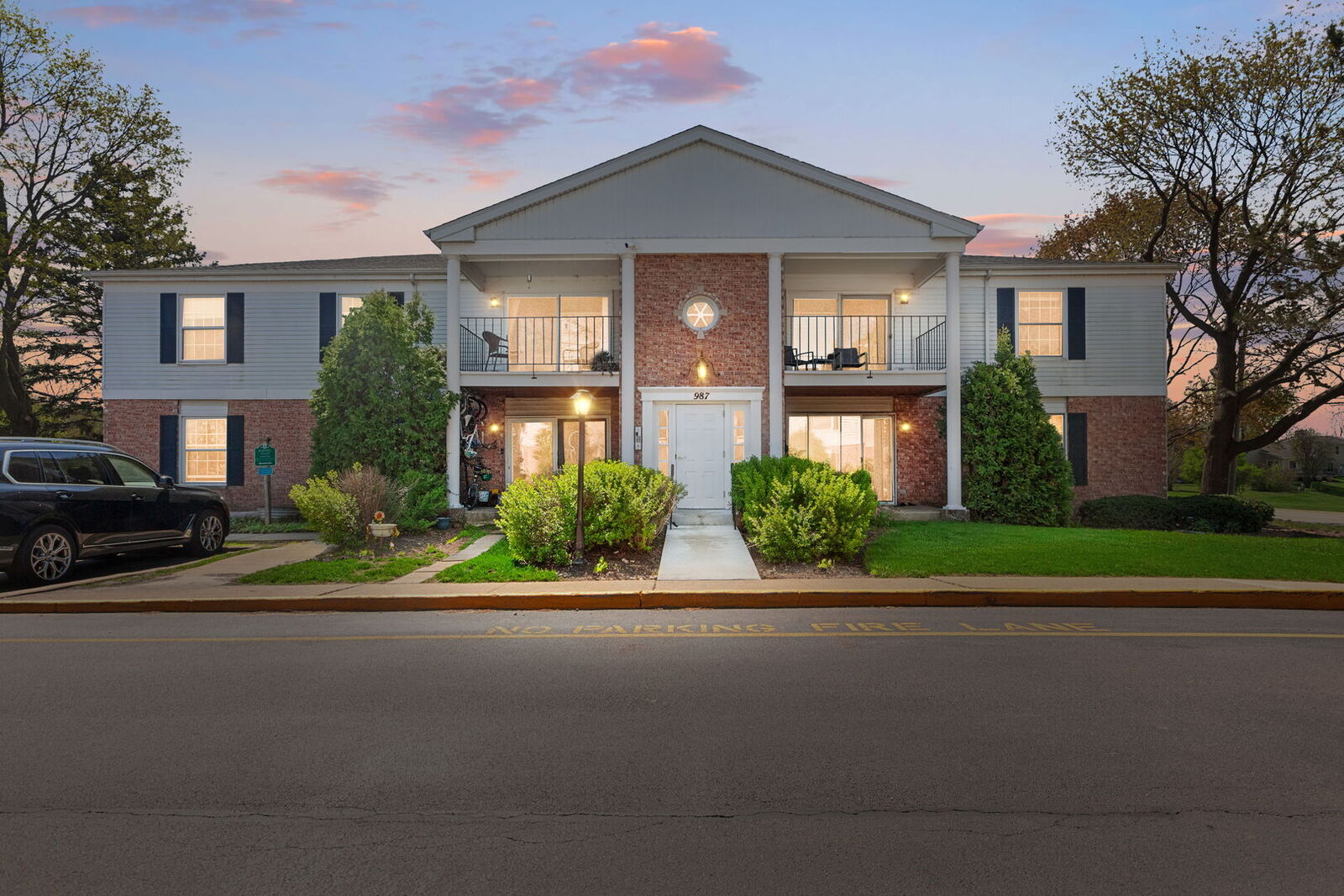 Property Photo:  987 Golf Course Road 8  IL 60014 