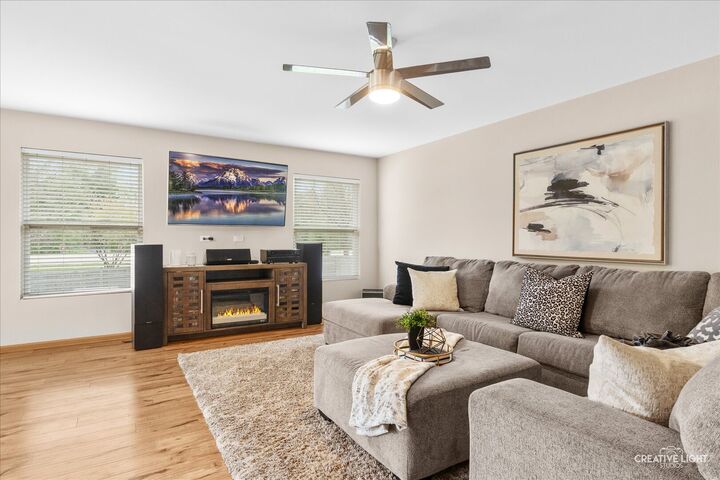 Property Photo: 2772 Cranston Circle IL 60560