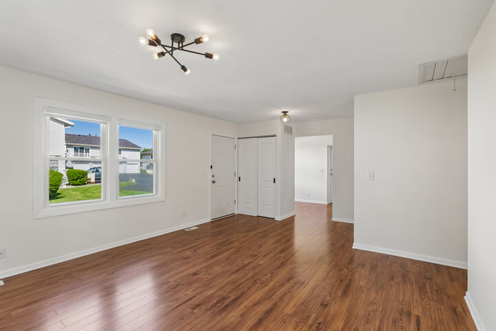 Property Photo: 309 Northwestern Court A IL 60108