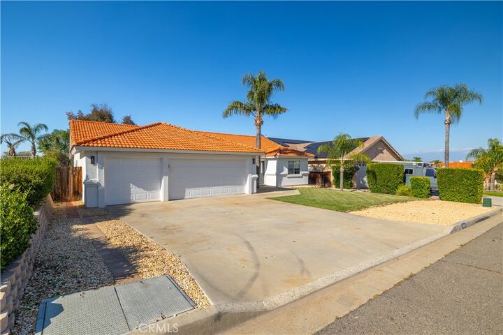 Property Photo:  24064 Cruise Circle  CA 92587 