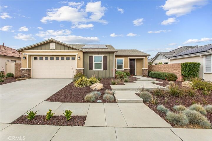 Property Photo:  516 Farmstead St  CA 92543 