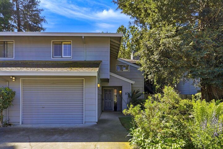 Property Photo:  10 Park West Court  CA 95831 