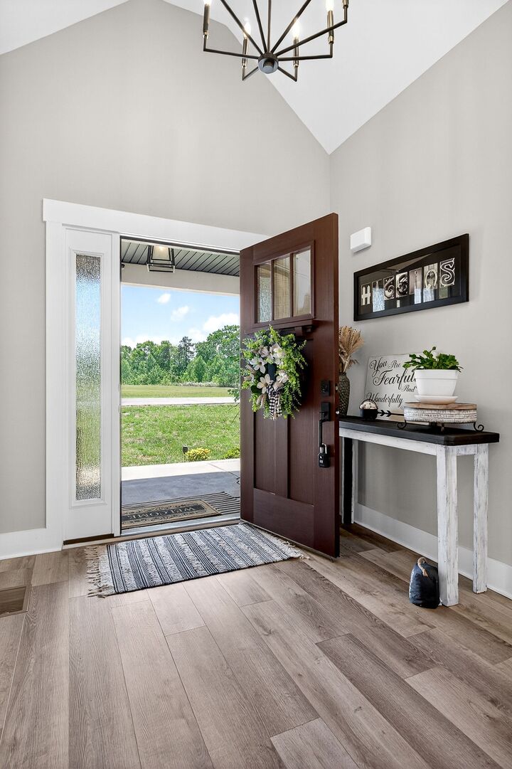 Property Photo:  155 Lakewood Cir  TN 37166 