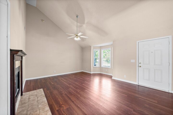 Property Photo:  1327 Ambleside Dr  TN 37040 