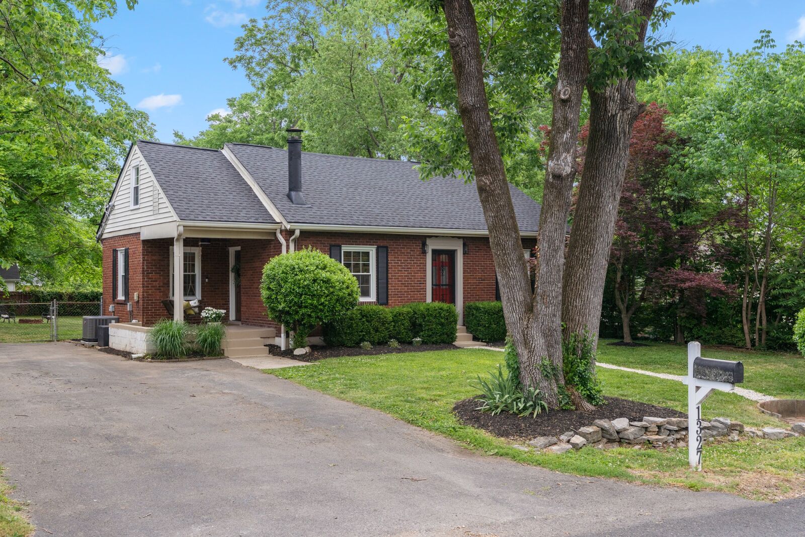 Property Photo:  1327 Cardinal Ave  TN 37216 