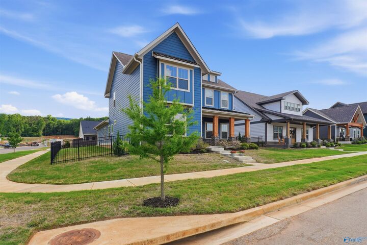 Property Photo:  131 Bridgestone Drive NE  AL 35811 