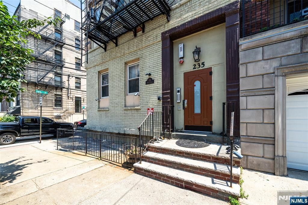 Property Photo:  235 Monroe Street 14  NJ 07030 