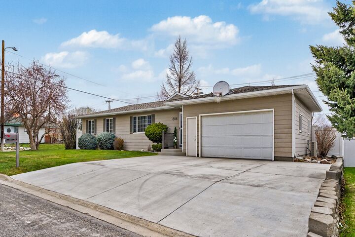Property Photo:  804 Birch Street  MT 59601 