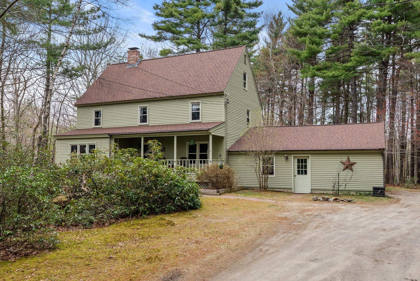 Property Photo:  39 Twillingate Road  NH 03084 