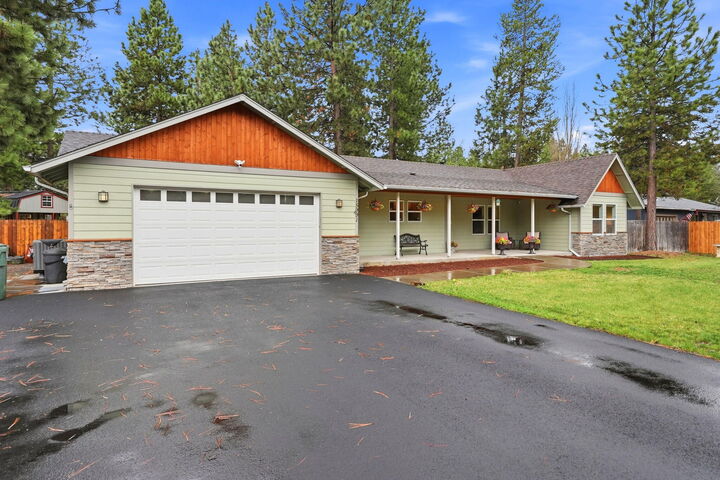 Property Photo: 15991 Falcon Lane OR 97739